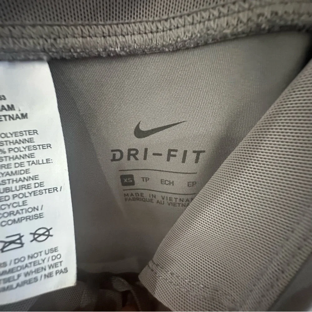 Nike Gray Workout Leggings Dry Fit XS